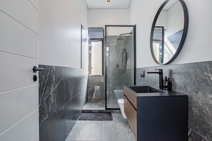 5 Bedroom Property for Sale in Val De Vie Estate Western Cape